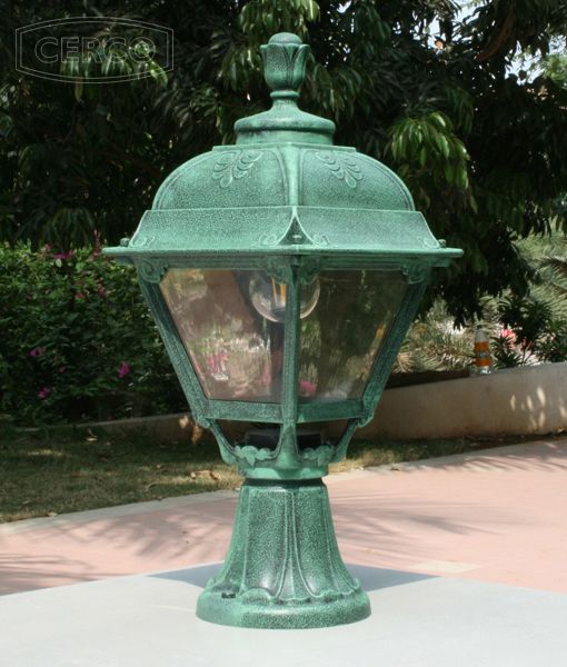 Loose-fit round neck sweater