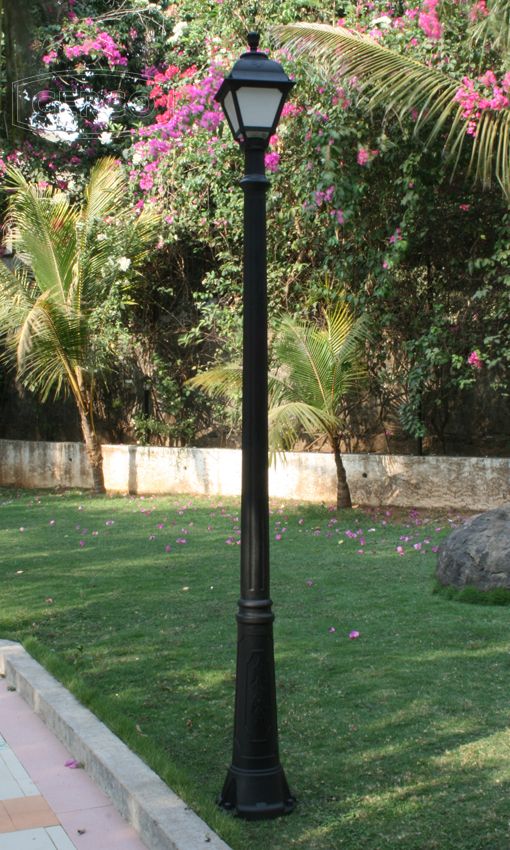 Loose-fit round neck sweater