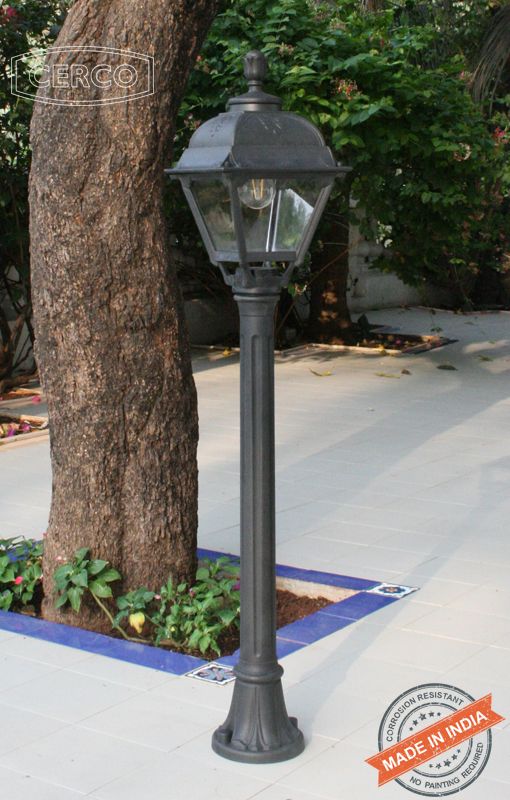 Loose-fit round neck sweater