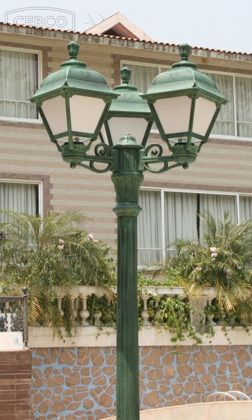 Loose-fit round neck sweater