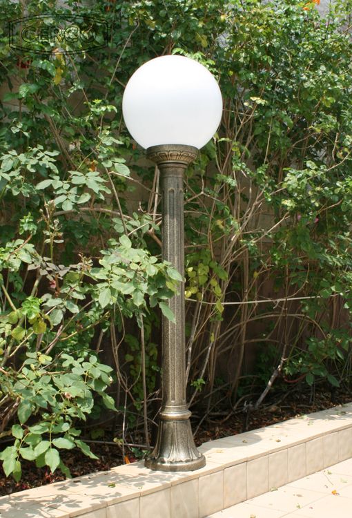 Loose-fit round neck sweater