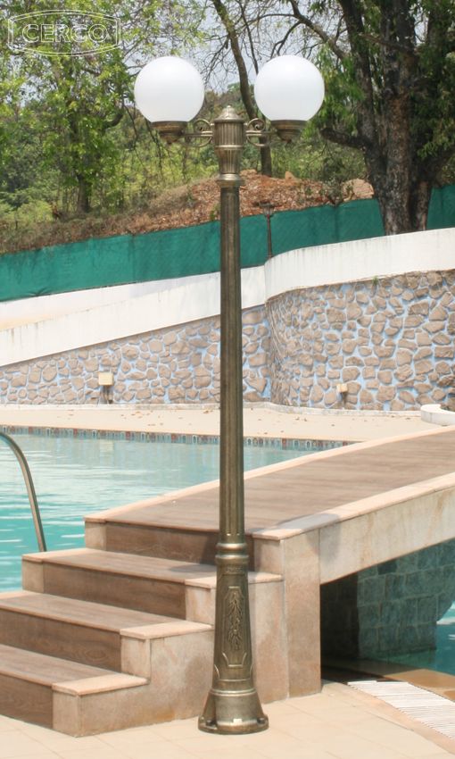 Loose-fit round neck sweater