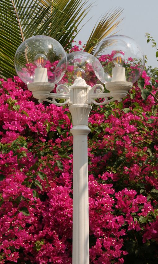 Loose-fit round neck sweater