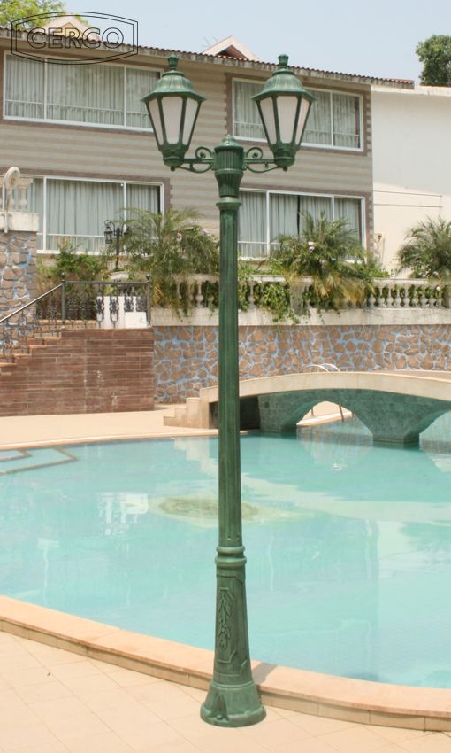 Loose-fit round neck sweater