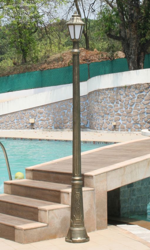 Loose-fit round neck sweater