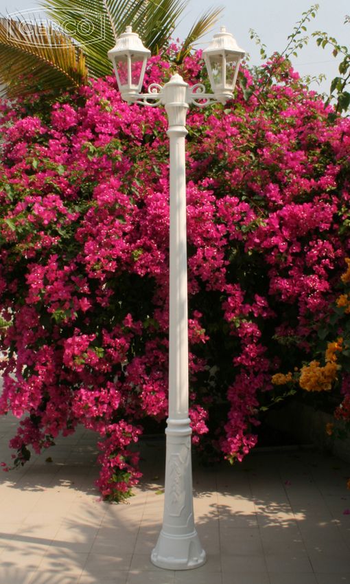 Loose-fit round neck sweater