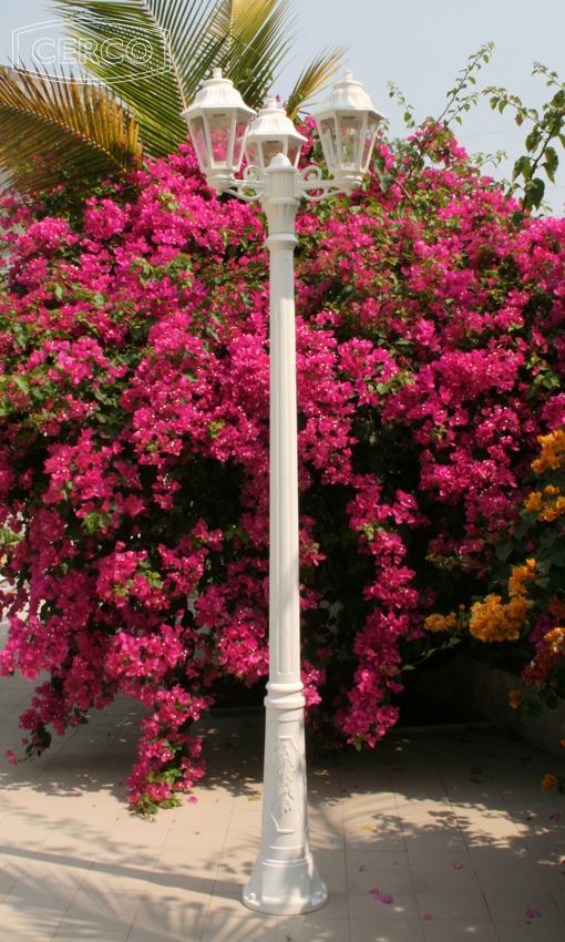 Loose-fit round neck sweater